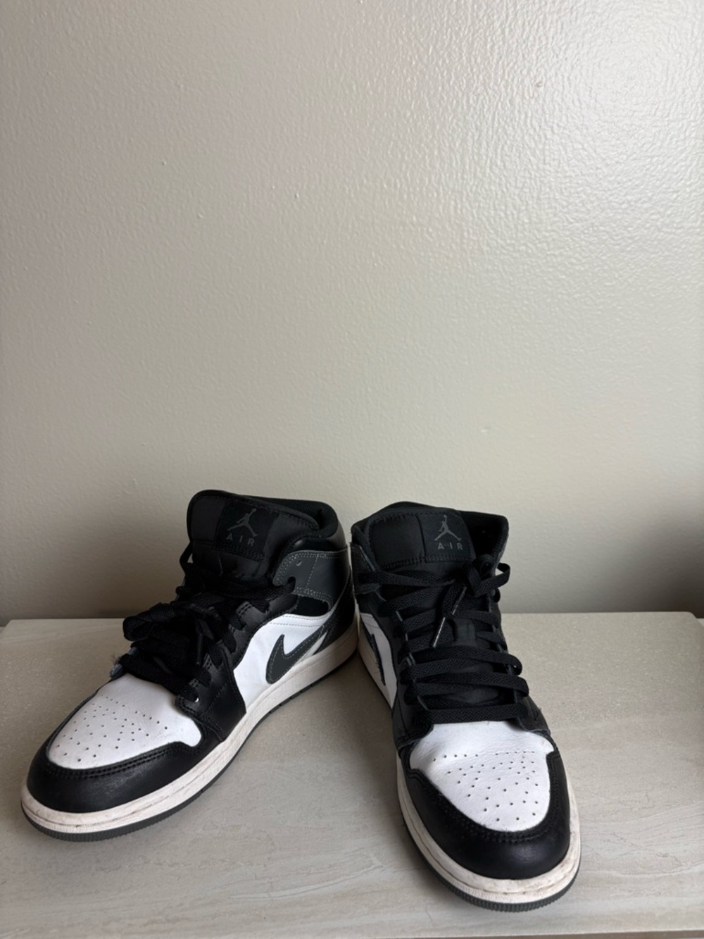 Air Jordan 1 High top men's sneakers 8.5